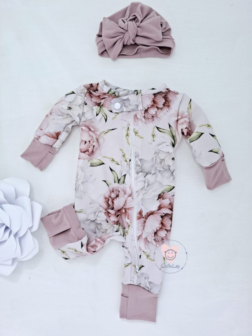 Newborn Peonies Snuggle & Go Set - Image 7